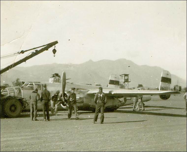 B25_belly_landing_428